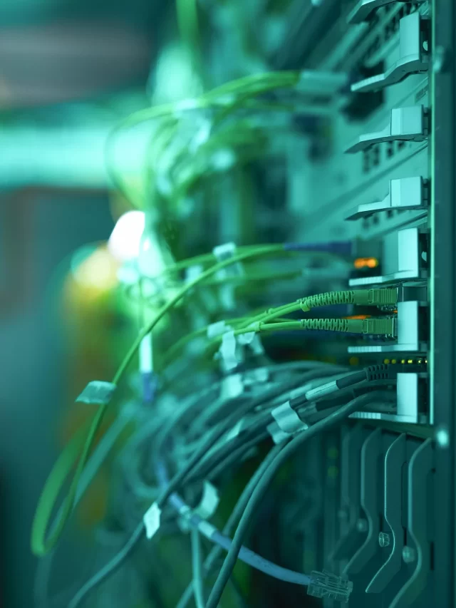 Seu guia para economizar no cabeamento de fibra óptica